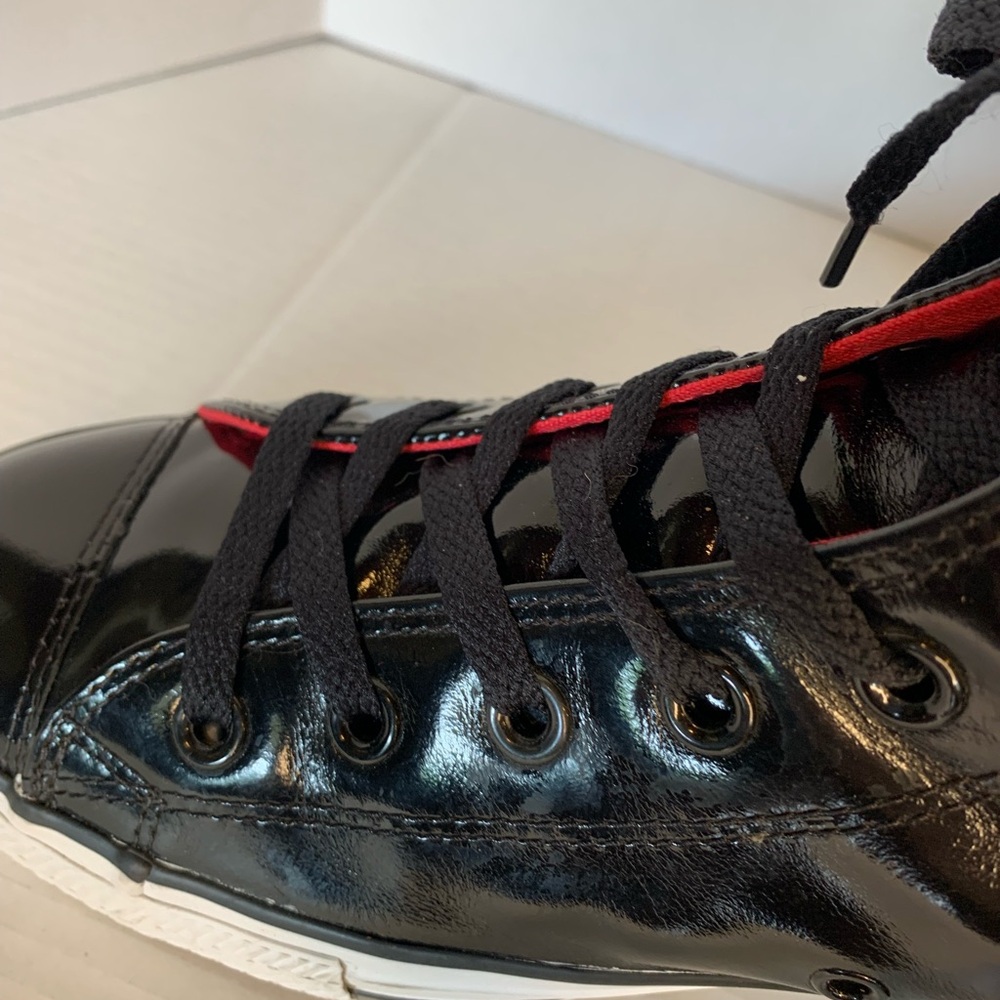 Converse High Top Chuck Taylors Size 11 Black Patent Leather Red Interior - Picture 7 of 13